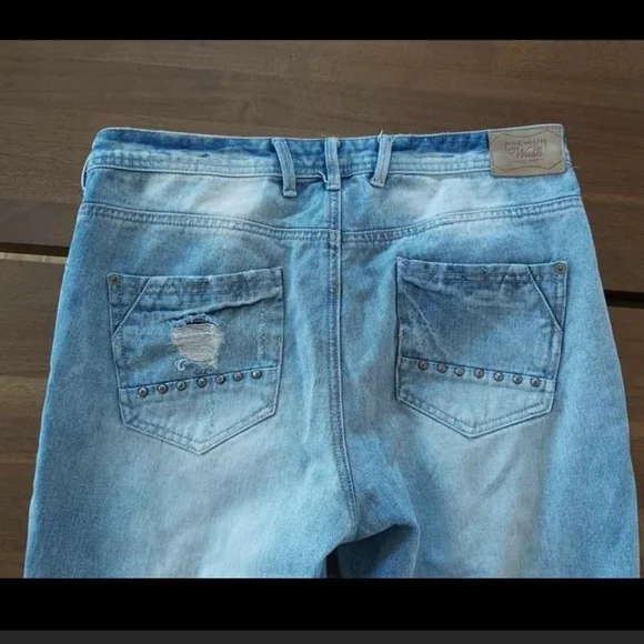 Distressed Light Blue Women's Jeans - Picture 3 of 4